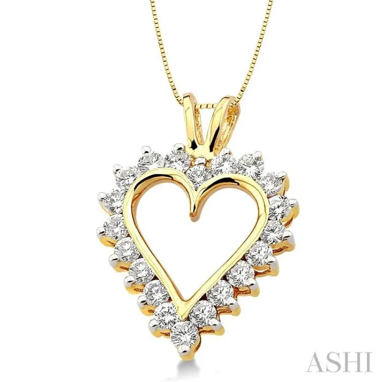 1 Ctw Round Cut Diamond Heart Pendant in 14K Yellow Gold with Chain