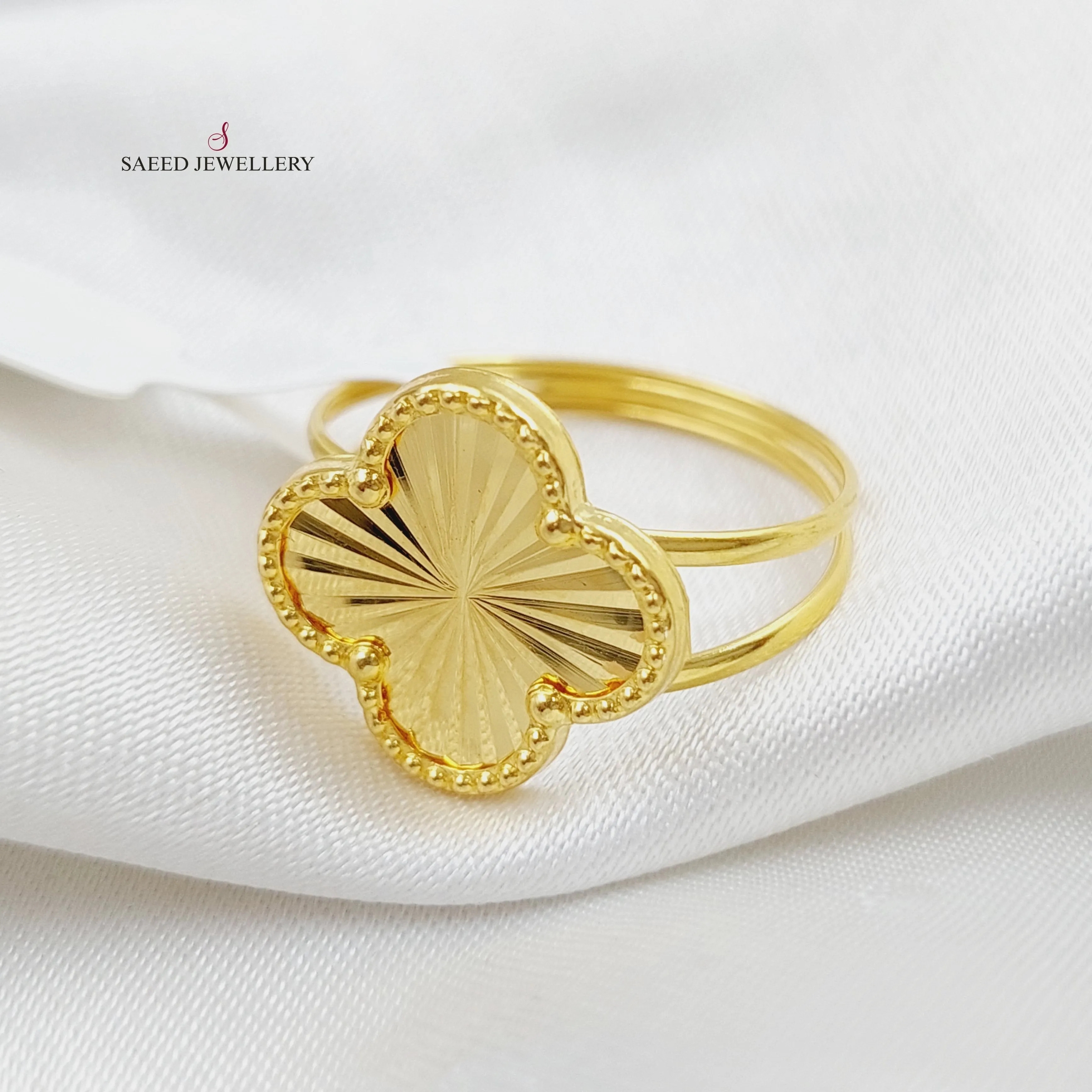 18K Clover Ring