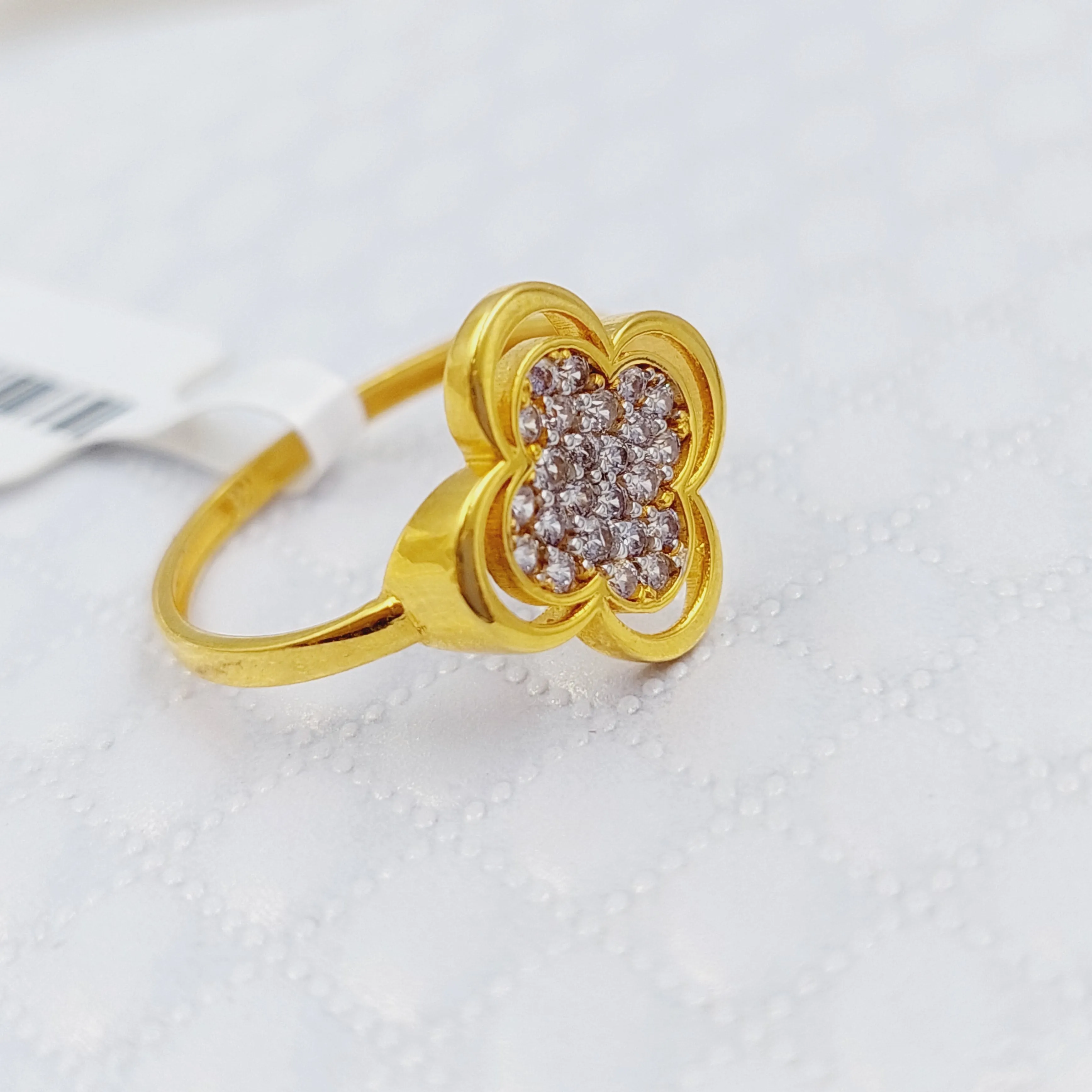 21K Clover Ring