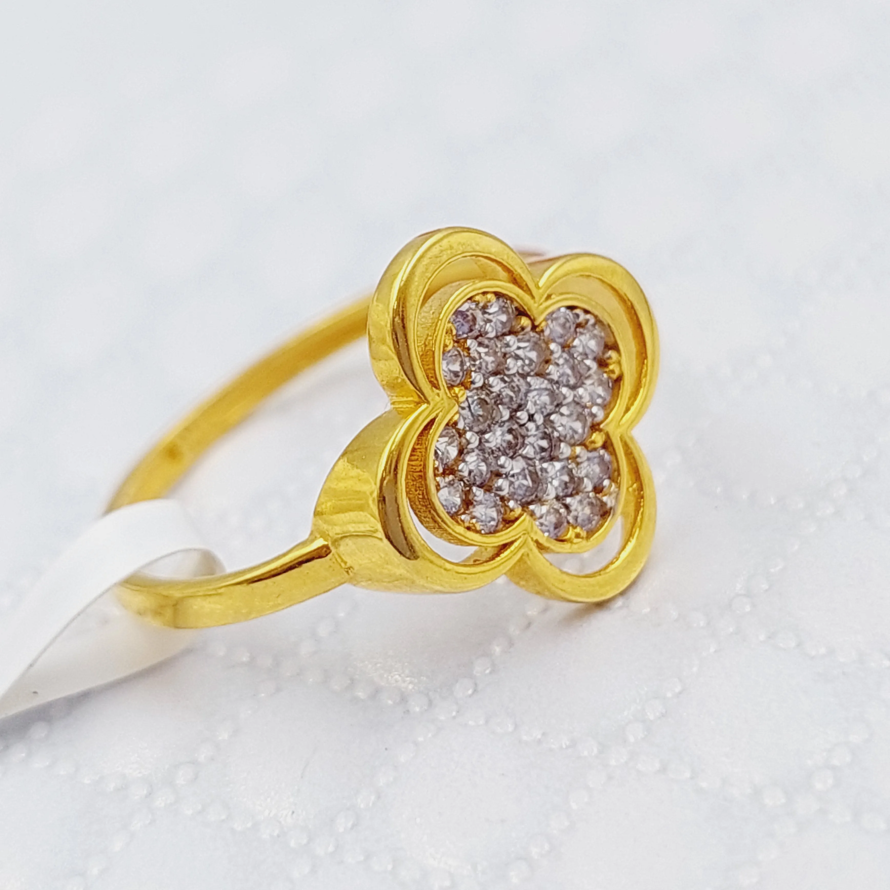 21K Clover Ring