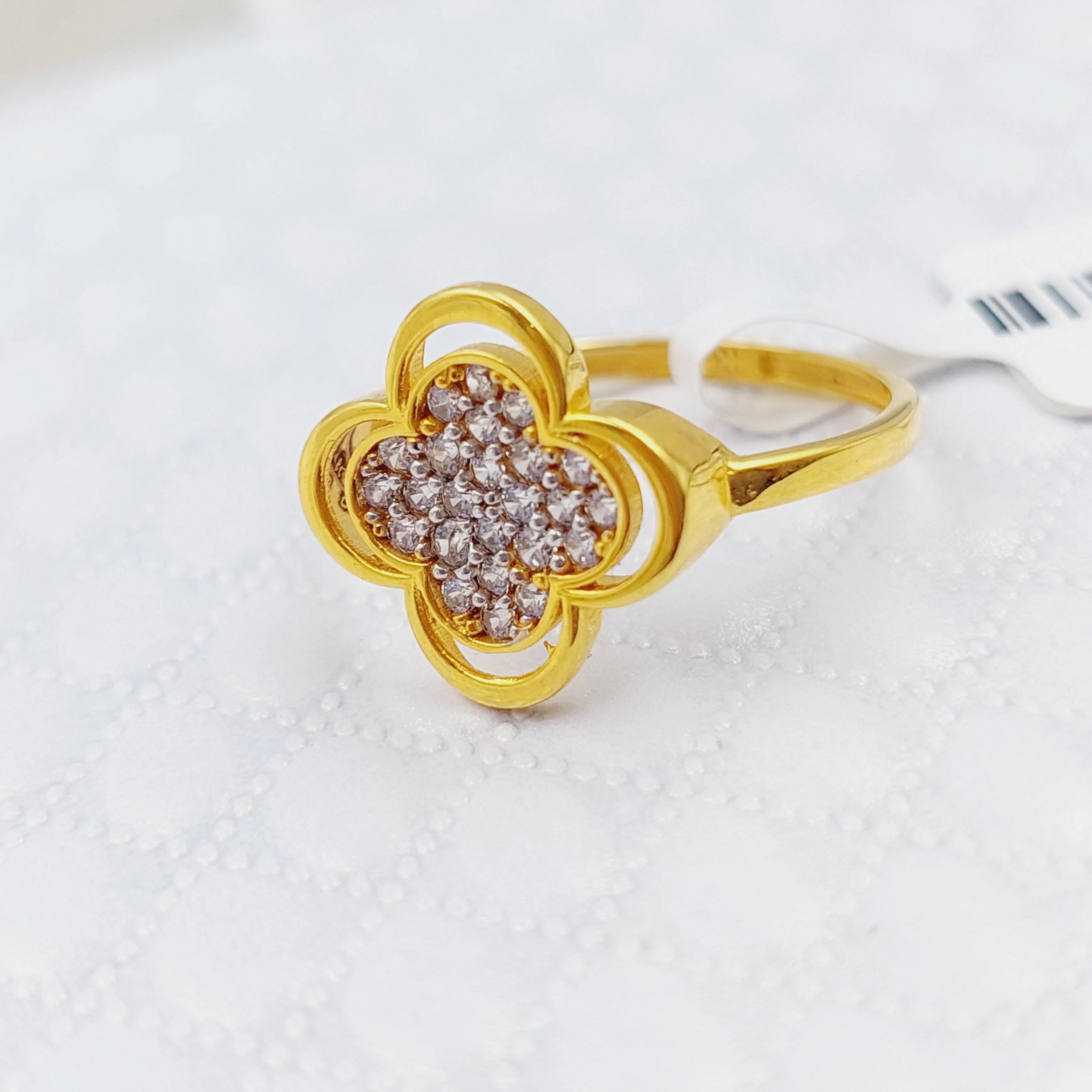 21K Clover Ring