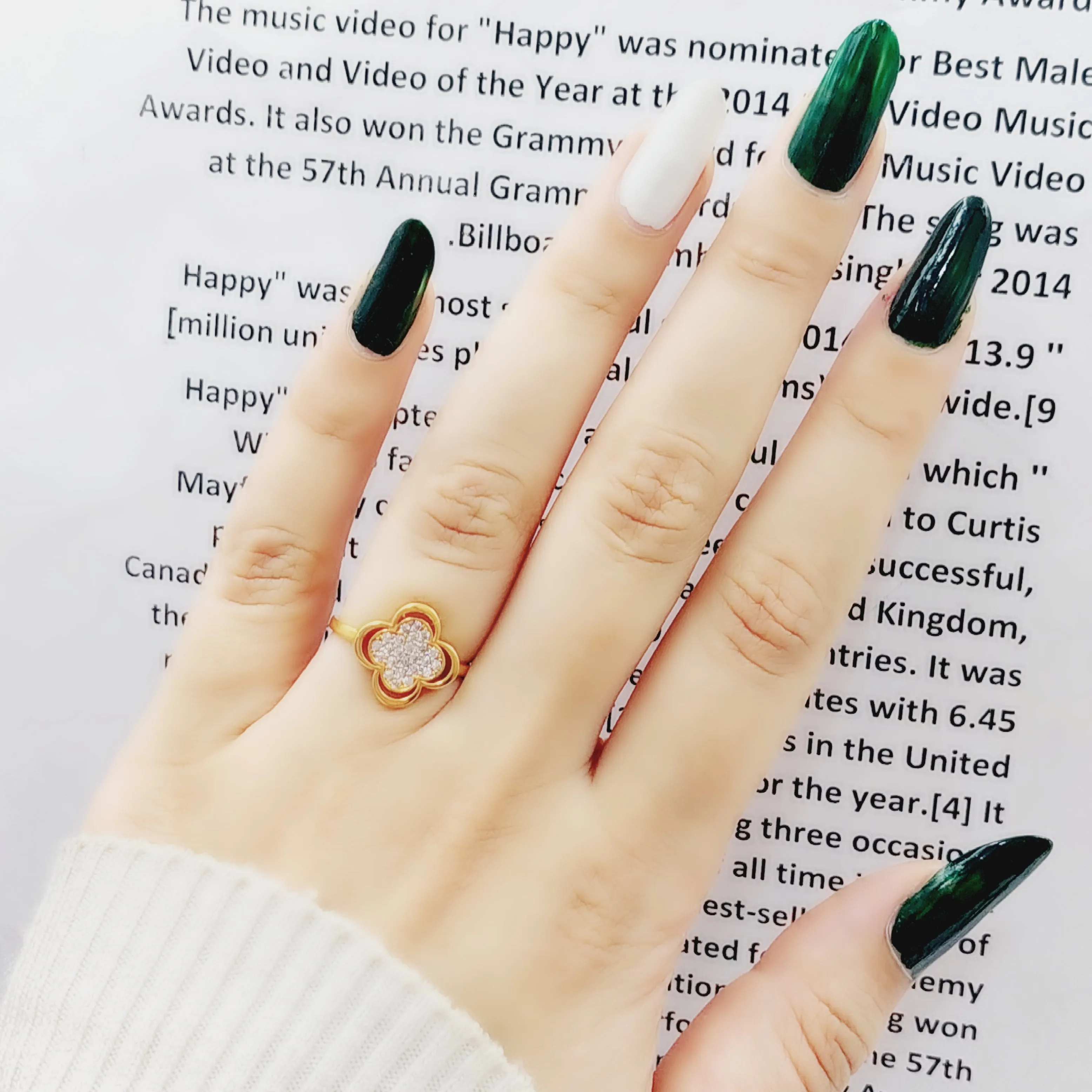 21K Clover Ring