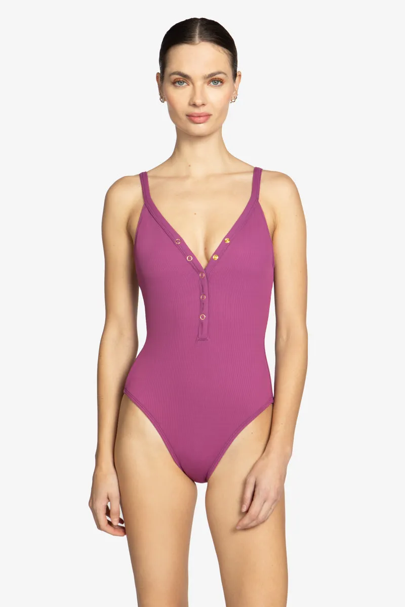 AMY V-NECK ONE PIECE