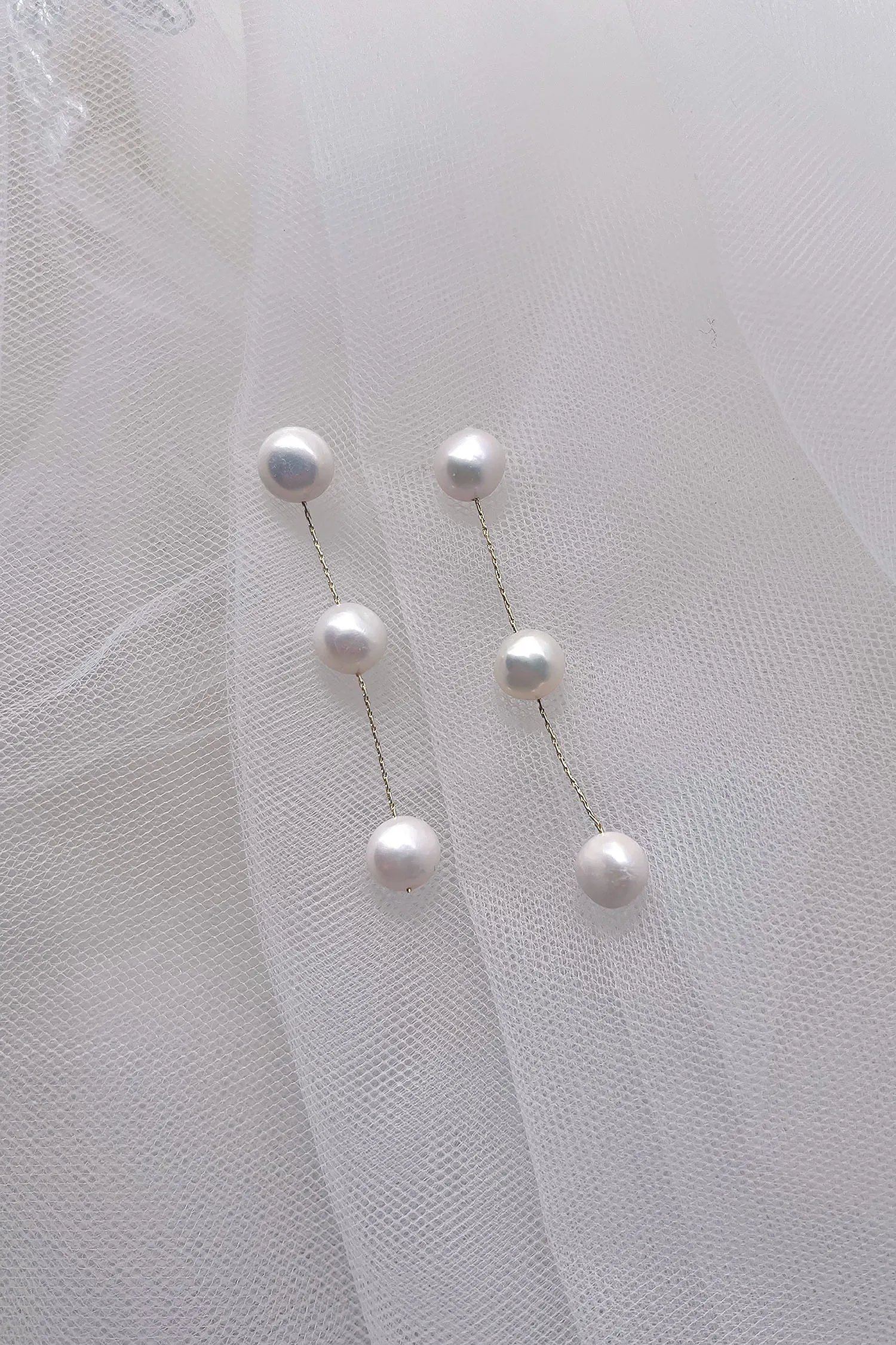 Bella Pearl Earring