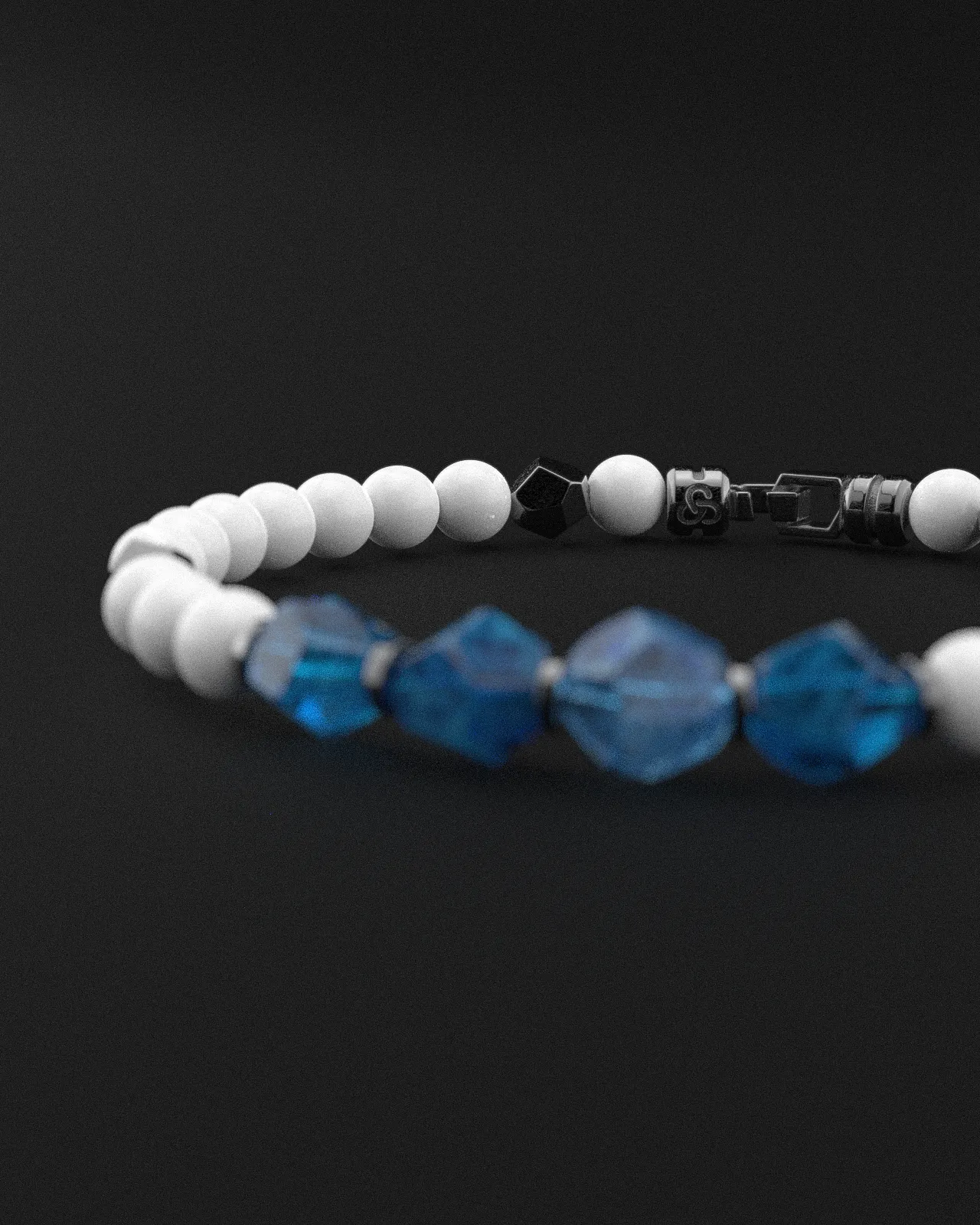 Blue Quartz Bracelet 6mm | AEON