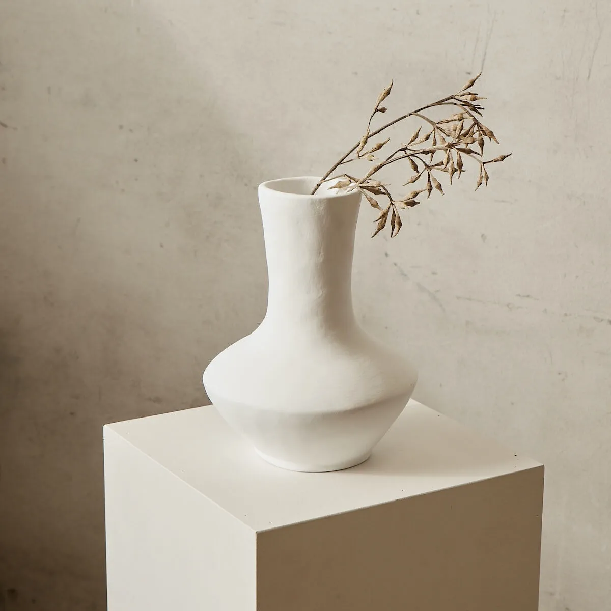 Darcy Vessel White