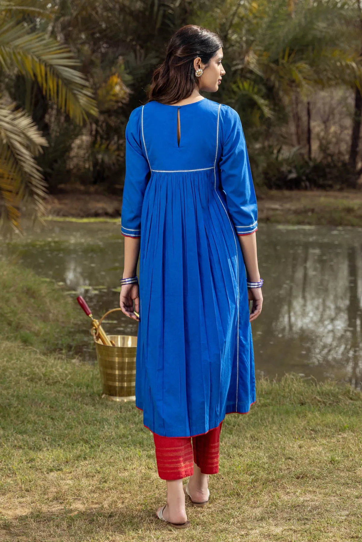 Neela Gulal Kurta