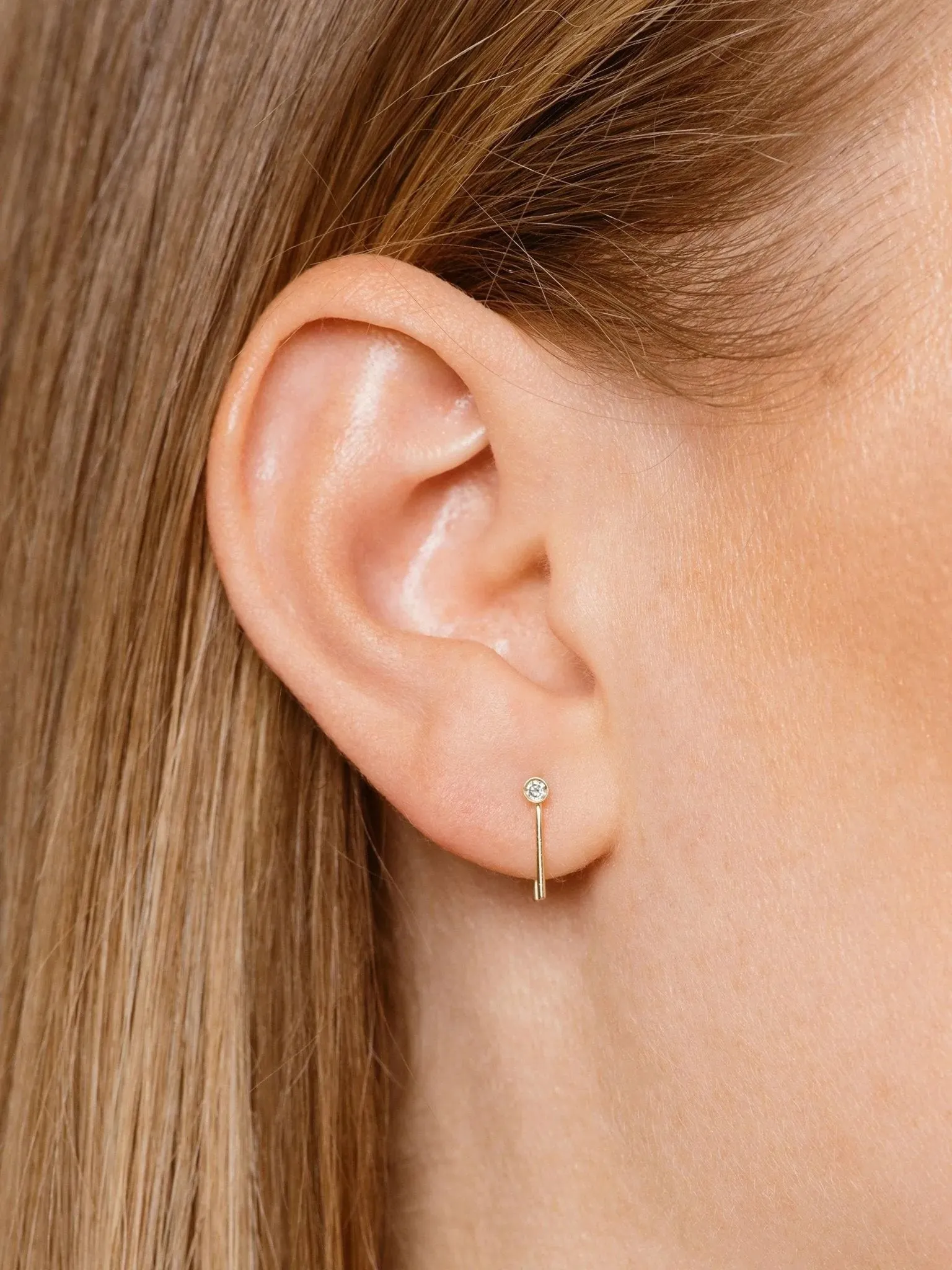 One Pointer Mini Thread Earring