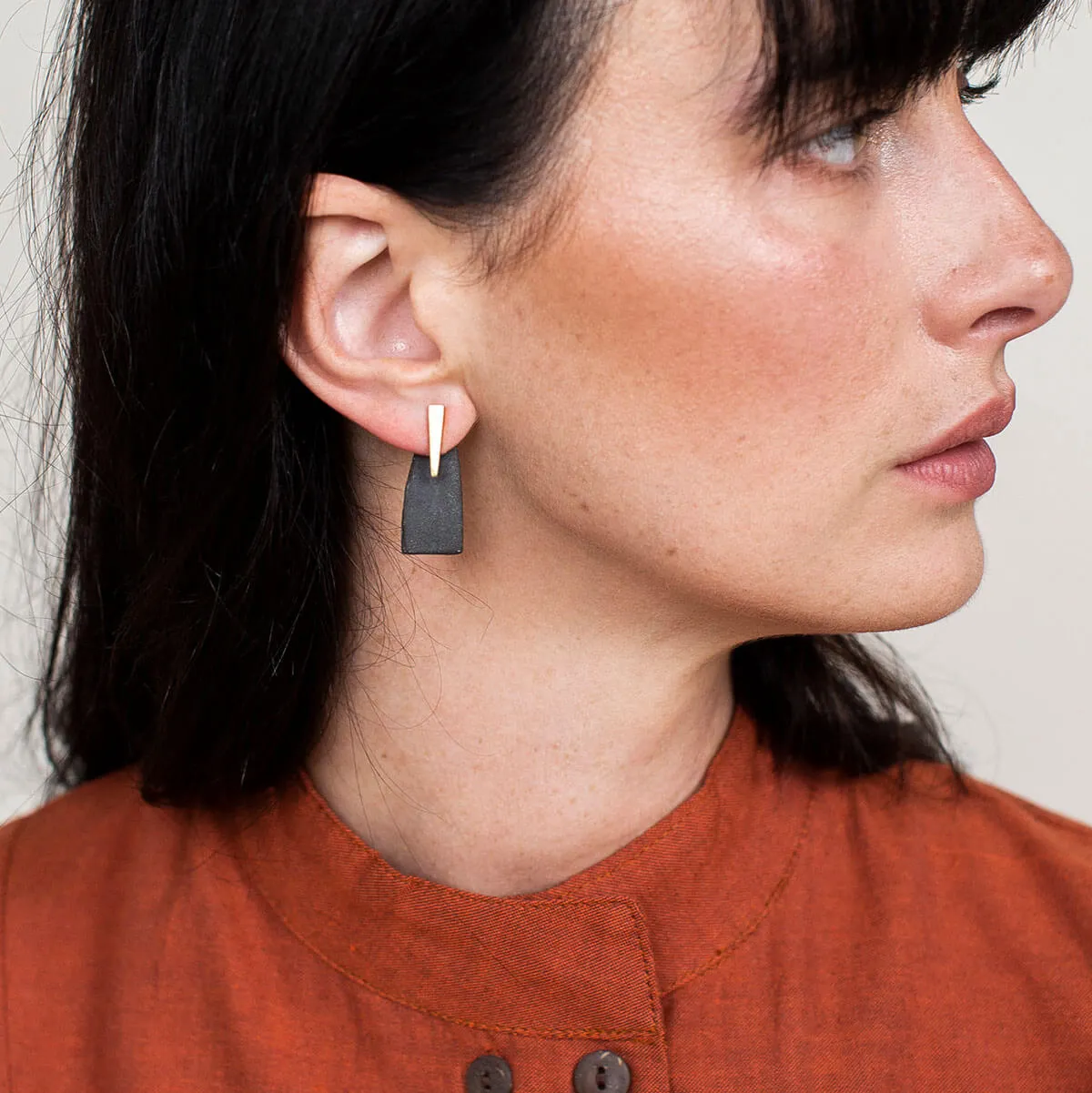 Pillar 2-in-1 Earrings - Charcoal   Brass